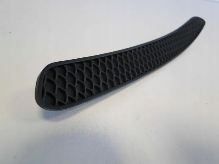 Arka Tampon Izgarası Sağ Mercedes CLA-Serisi W117 Kasa 2014-2017 A1178850253