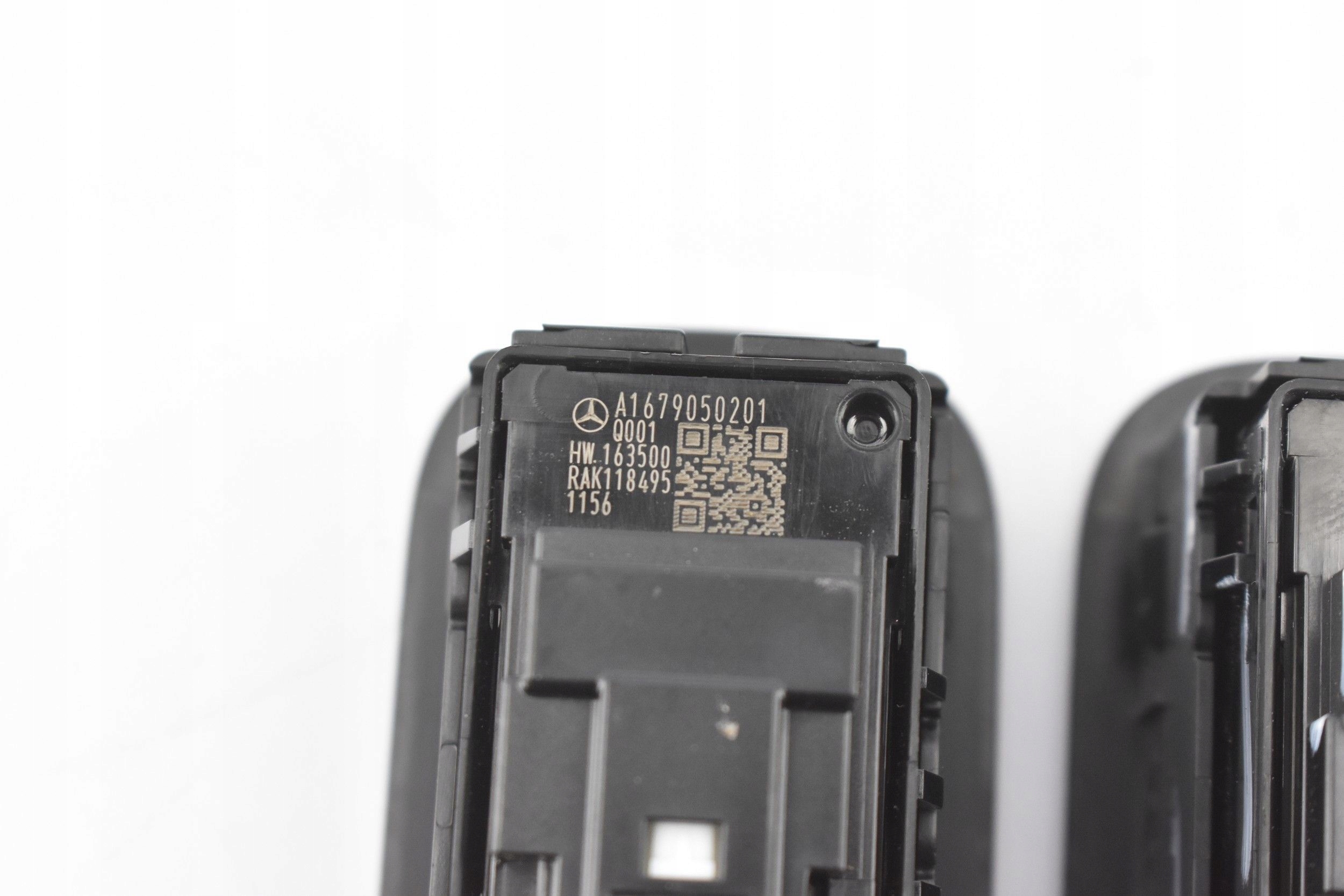 Cam Açma Düğmesi Tekli Mercedes A-CLA-B Serileri W118, W177, W247 Kasa 2018-2023 A1679050201
