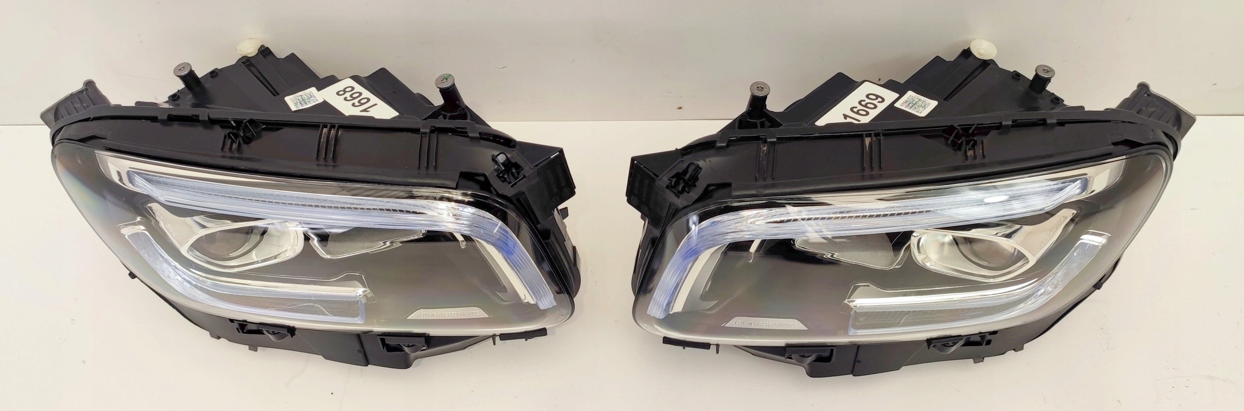 Sağ Far Mercedes GLB-Serisi W247 Kasa 2018-2023 A2479063800