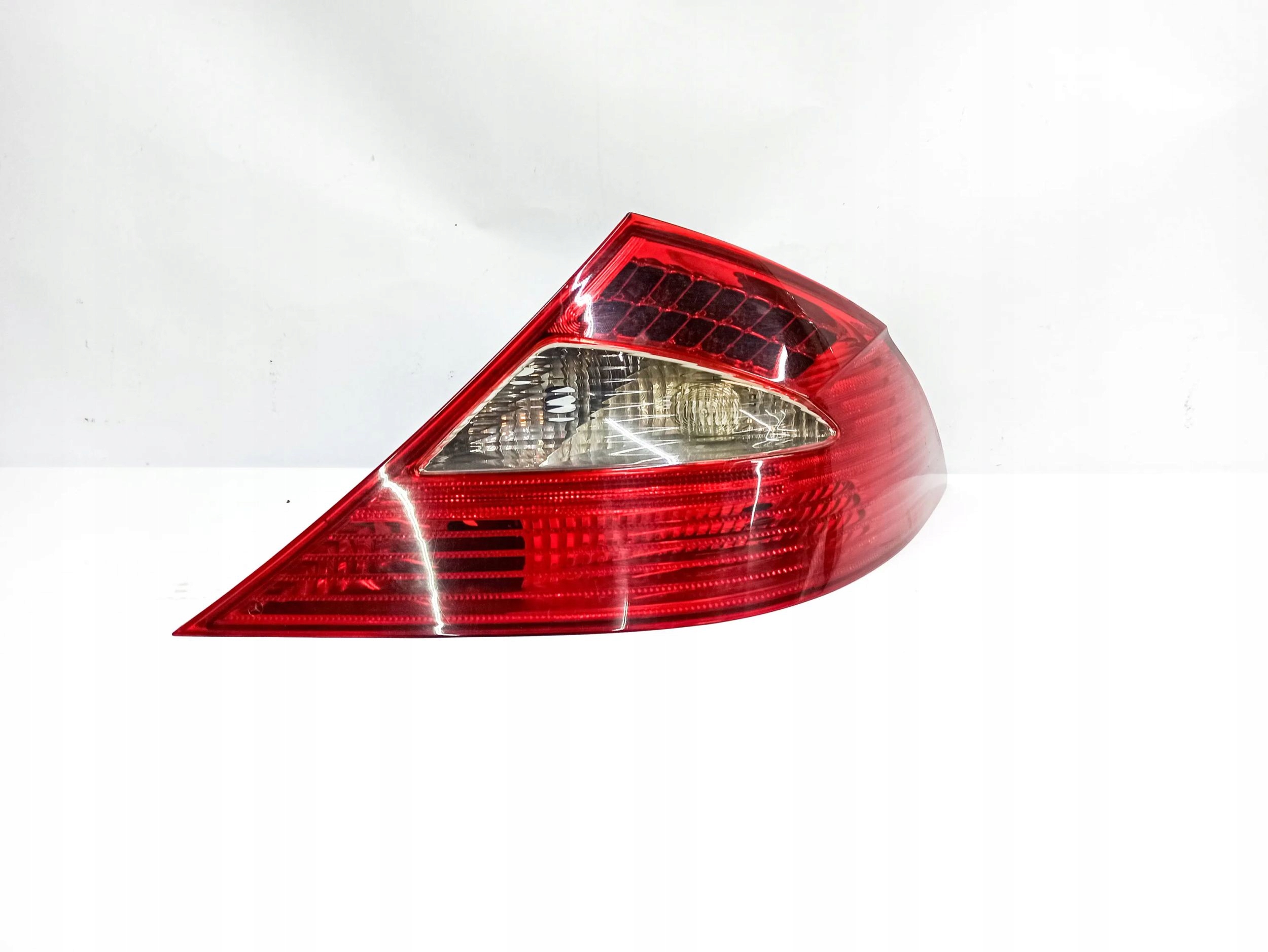 Sağ Stop Mercedes CLS-Serisi W219 Kasa 2005-2001 A2198200264