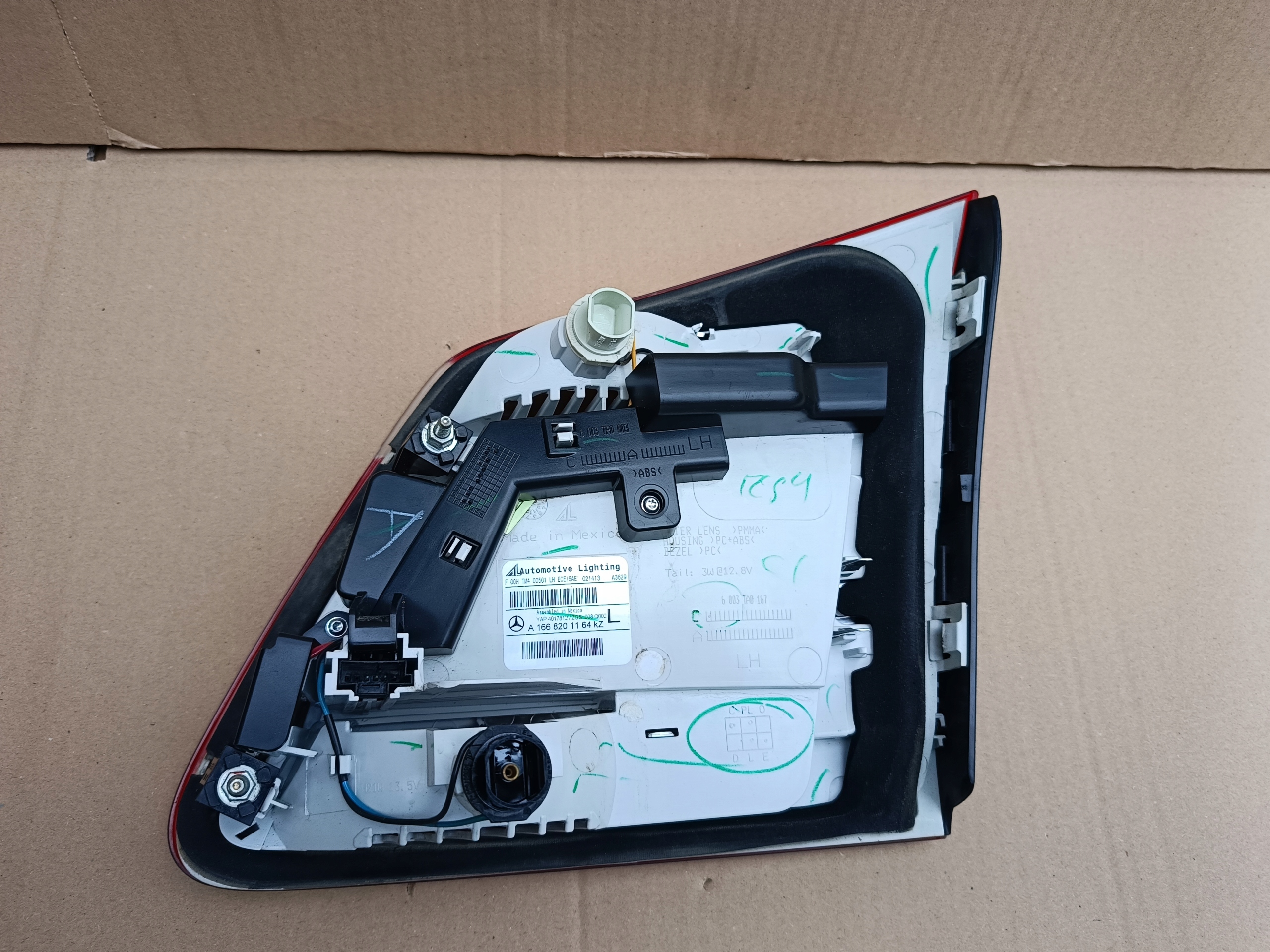 Sol İç Stop Mercedes GL-Serisi W166 Kasa 2014-2017 A1668201164