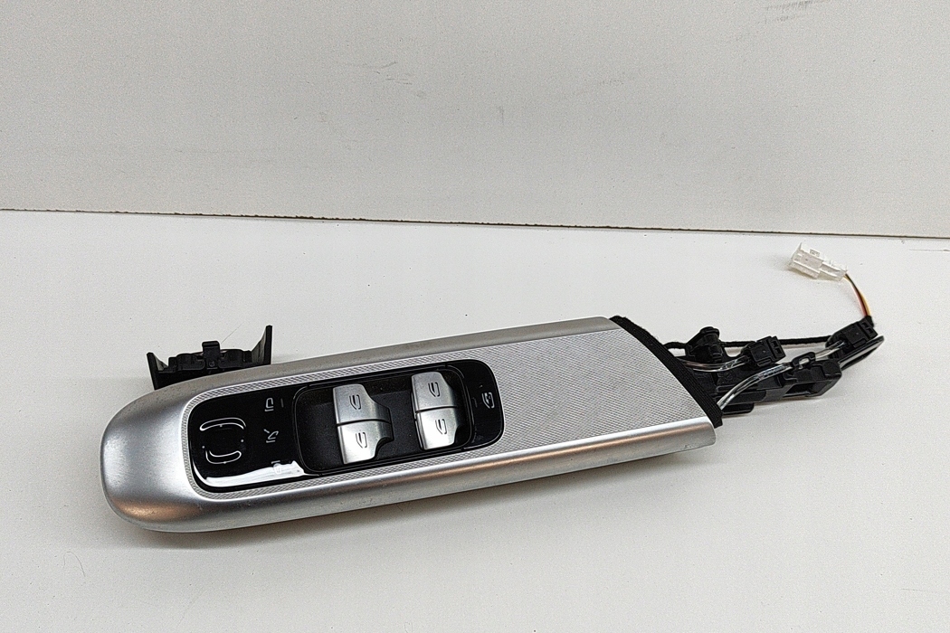 Sol Ön Cam Açma Kumandası Mercedes C-Serisi W206 Kasa 2021-2024 A2069008815
