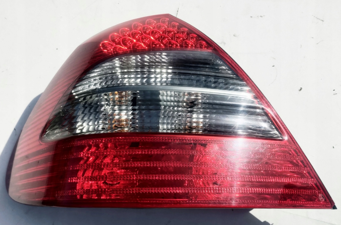 Sol Stop Mercedes E-Serisi W211 Kasa 2006-2009 A2118202564