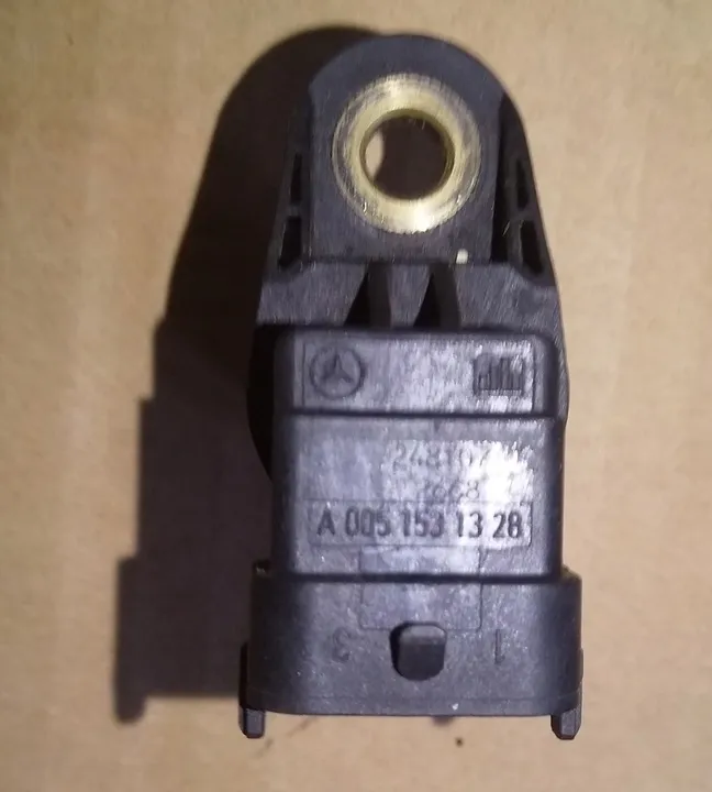 Eksantirik Sensörü Mercedes C-CLK-E Serileri W203, W204, W209, W211 Kasa 2005-2010 A0051531328
