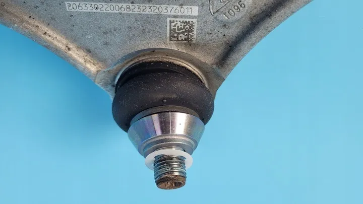 Ön Sağ Üst U Tabla Mercedes C-Serisi W206 Kasa 2021-2023 A2063302200