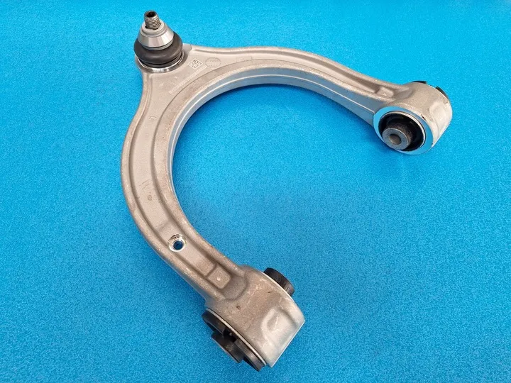 Ön Sol Üst U Salıncak Mercedes C-Serisi W206 Kasa 2021-2023 A2063302100