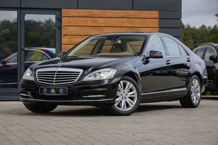 Sağ Ön Çamurluk Mercedes S-Serisi W221 Kasa 2006-2012 A2218800218