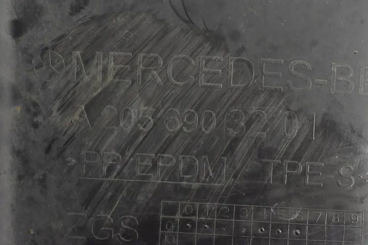 Sağ Ön Davlumbaz Kapağı Mercedes C-Serisi W205 Kasa 2015-2019 A2056900200