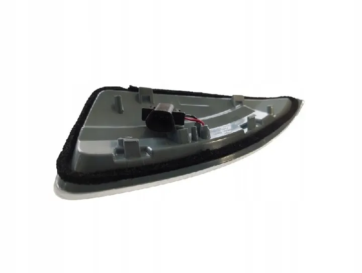 Sol Ayna Sinyali Mercedes C-ML Serileri W204, W164 Kasa 2007-2014 A2048200821