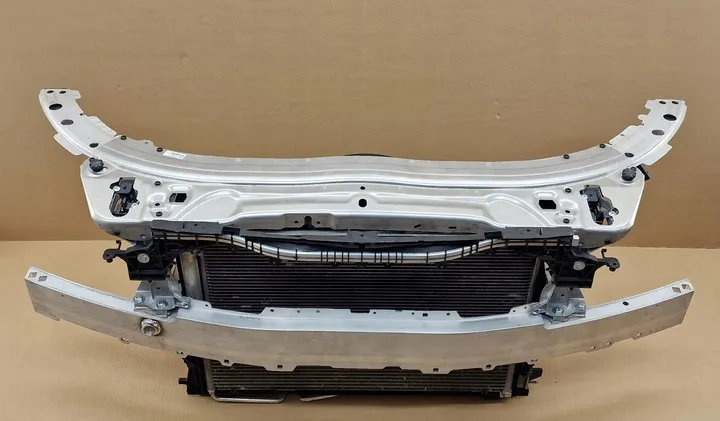 Yağ Soğutucu Radyatörü Mercedes C-Serisi W205 Kasa 2015-2019 A0995003000