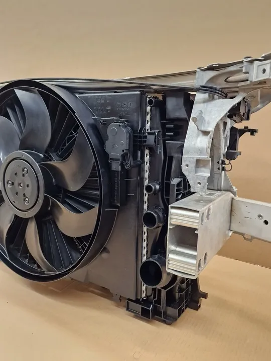 Yağ Soğutucu Radyatörü Mercedes C-Serisi W205 Kasa 2015-2019 A0995003000